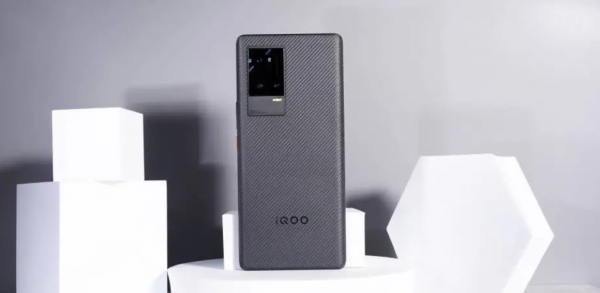 直降1800，為IQOO9Pro讓路，Vivo高階雙芯旗艦開始清倉