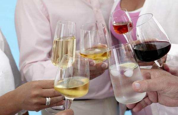 高血壓能不能喝酒？他親身實驗，喝酒之後血壓下降？真相如何