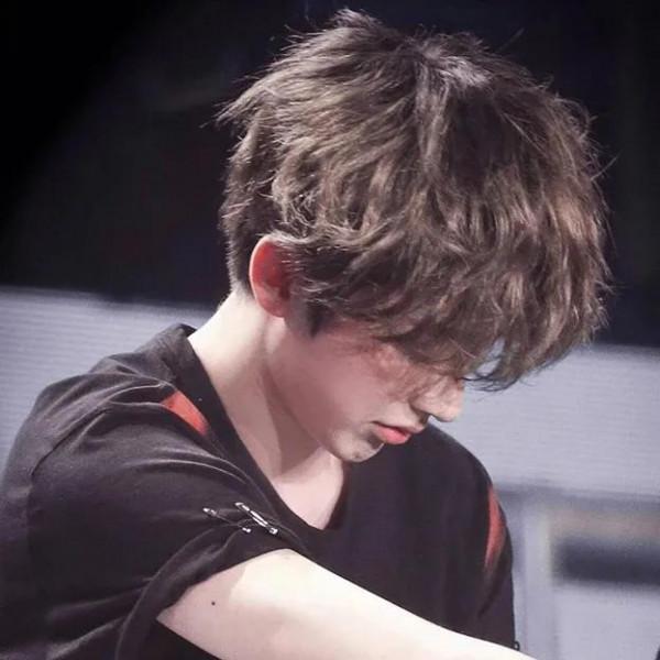 蔡徐坤明星頭像：你是人間星光，不要笑我沒長大我只是不想複雜