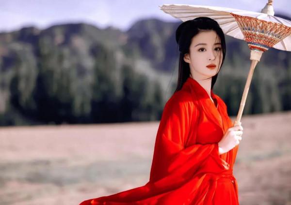 王楚然：一襲紅衣，一舞傾城