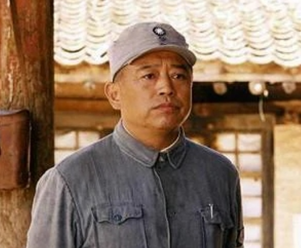 同樣演彭德懷，《長津湖》裡的周小斌與這6位演員相比，差別在哪