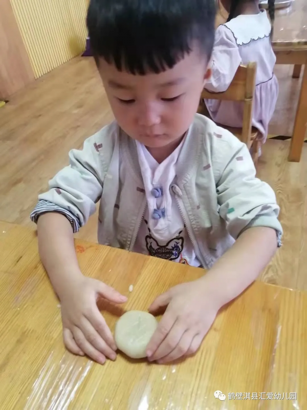 鶴壁淇縣匯愛幼稚園丨情滿中秋,濃情相伴 鶴壁淇縣匯愛幼稚園丨情滿中秋,濃情相伴