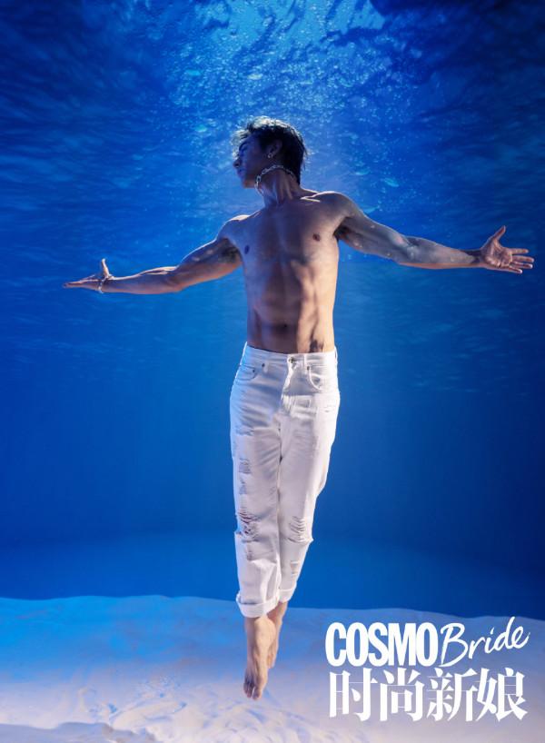 鍾麗緹張倫碩結婚5週年紀念大片曝光 彷彿置身於海洋之中唯美浪漫