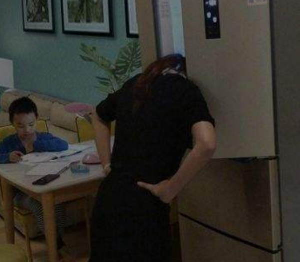 一高校男生連輸22場排位賽,胸痛緊急入院,醫生:肺氣擴張很危險 一高校男生連輸22場排位賽,胸痛緊急入院,醫生:肺氣擴張很危險