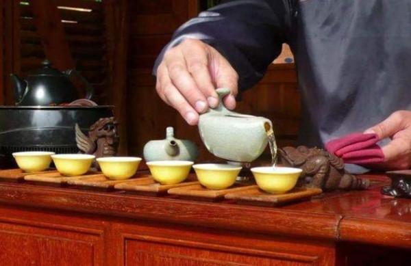 雲南&OpenCurlyDoubleQuote;茶王&rdquo;突發腦溢血離世，年僅55歲，喝茶真的可以降血壓嗎？