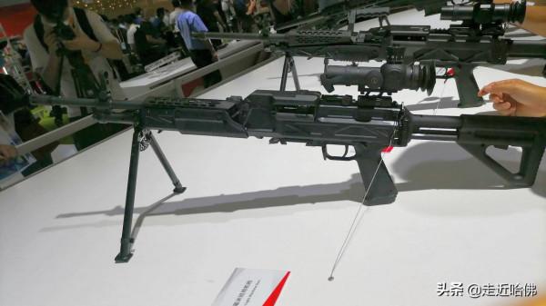 解放軍新201班用機槍，為什麼空槍重量增加了，單兵負荷卻更低了