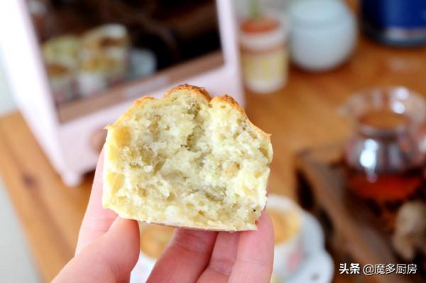 香蕉葡萄乾做成蛋糕更好吃，不用打蛋器，小朋友都能輕鬆做