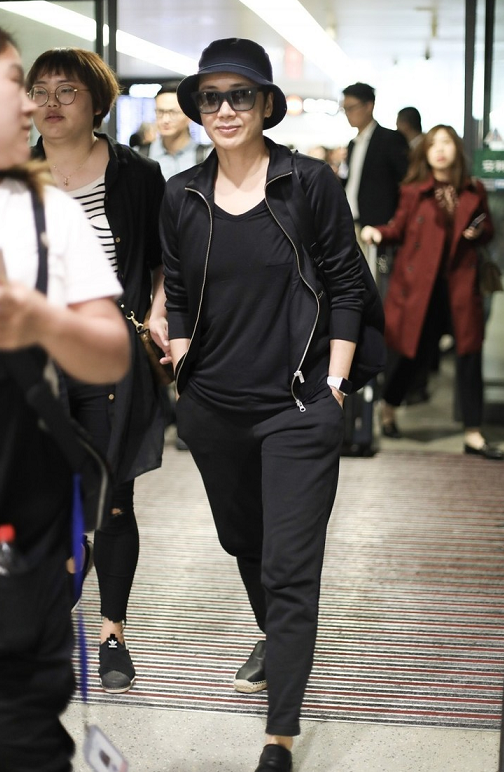 蔣雯麗快“60歲”了,一身黑色穿搭洋氣又減齡,越老越有氣質 蔣雯麗快“60歲”了,一身黑色穿搭洋氣又減齡,越老越有氣質