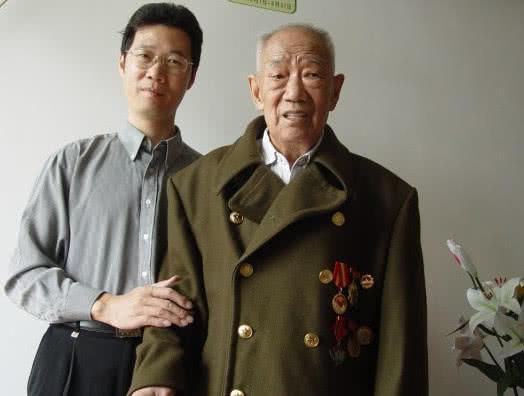 1995年，山西老頭去首都訪友，楊成武派軍車全程護送，他是誰？