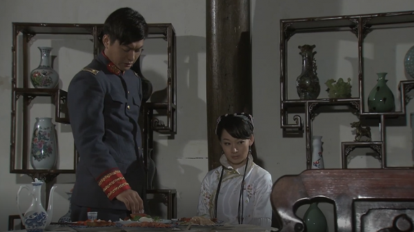 大家閨秀剛被選上皇妃，大清朝就亡了，最後被軍閥搶走，國產片