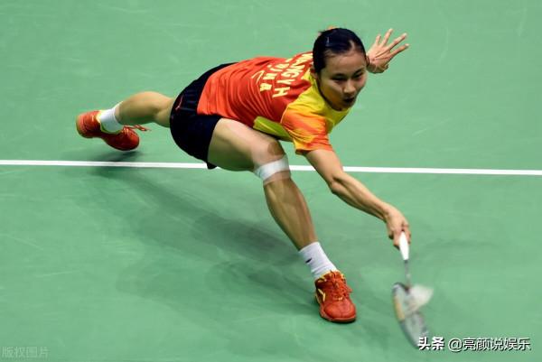 羽毛球冠軍回國後，因身高被國家隊拒絕，只能離開家鄉去法國打球