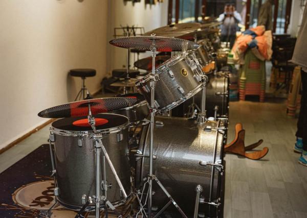 「生活記」開漢EV學架子鼓，享受追逐的快樂