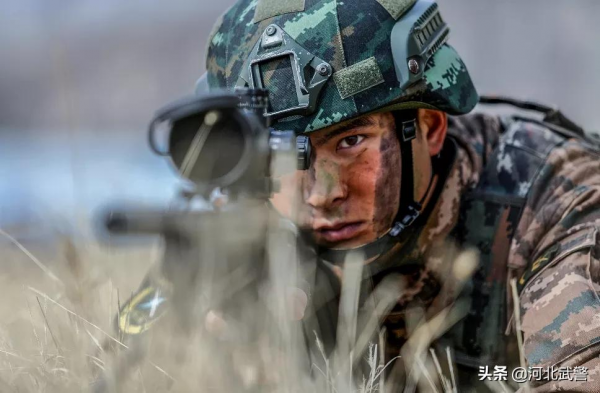 寒風冽冽旌旗展,精武強能練兵忙 寒風冽冽旌旗展,精武強能練兵忙