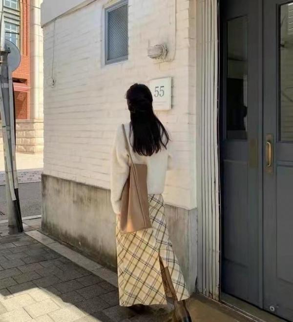 秋冬穿裙子時,建議少穿這3條“顯土裙”,多穿另外4條更顯高階 秋冬穿裙子時,建議少穿這3條“顯土裙”,多穿另外4條更顯高階