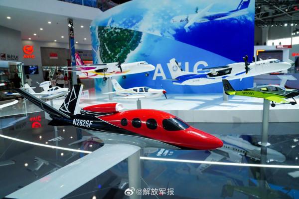 中航工業展館的那些明星裝備