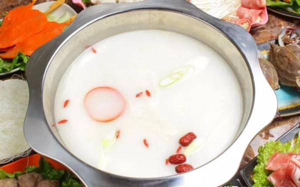 吃火鍋，為何聰明人不點“清湯鍋”？原來有這麼多貓膩，別亂點了