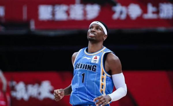 88-99！林書豪0分&plus;1人上雙&plus;1節三違體，裁判來幫忙，記者被驅逐