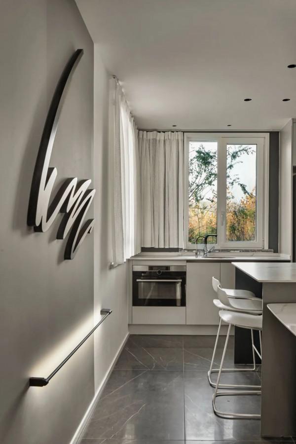 180㎡現代主義，安靜舒適的設計，令人輕鬆愜意