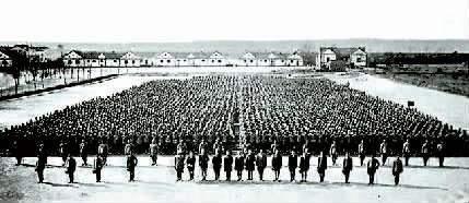 1996年，西班牙政府邀請一群平民來訪，他們是誰？