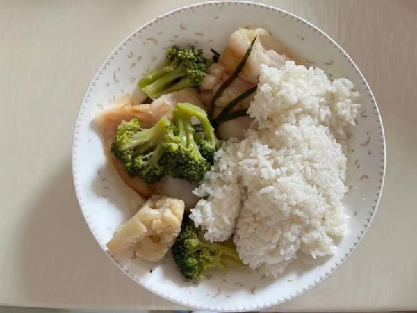 《還在節食減肥嗎？你真的out了。減脂減肥期間的飲食該怎麼吃》