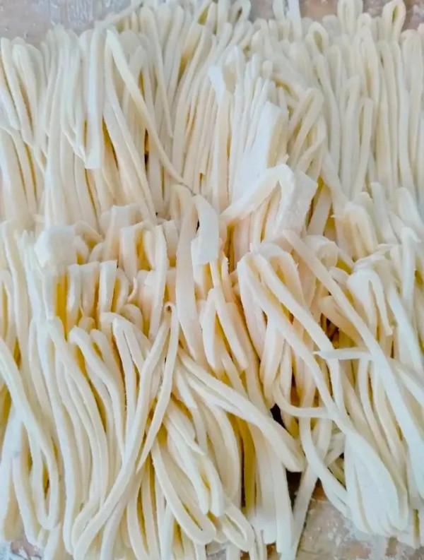 山西人的最愛,來山西請你吃一碗正宗的手擀麵 山西人的最愛,來山西請你吃一碗正宗的手擀麵