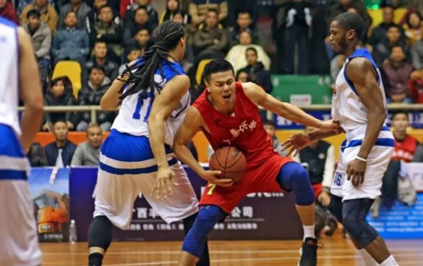 生吃王哲林！一個人扛起球隊！不愧是野球界第一分衛，太硬了...