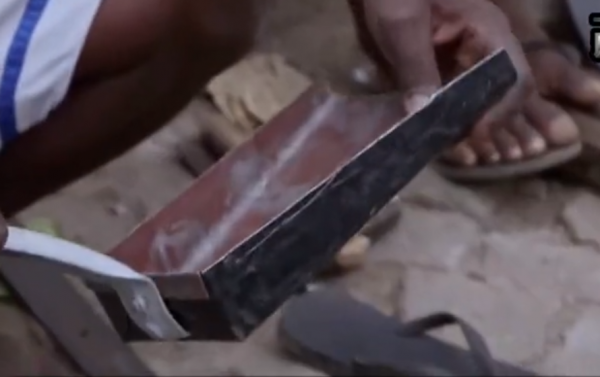 非洲改造大師用鐵桶建房子，成本150，就能擁有一室一廳！紀錄片