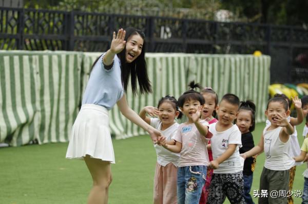 退休園長帶娃只用3招，孫女入園後表現聰明又大方，讓老師誇讚