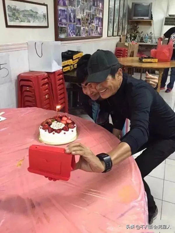 億萬家產無兒女繼承的7位明星，有人把56億捐出去，有人給養子