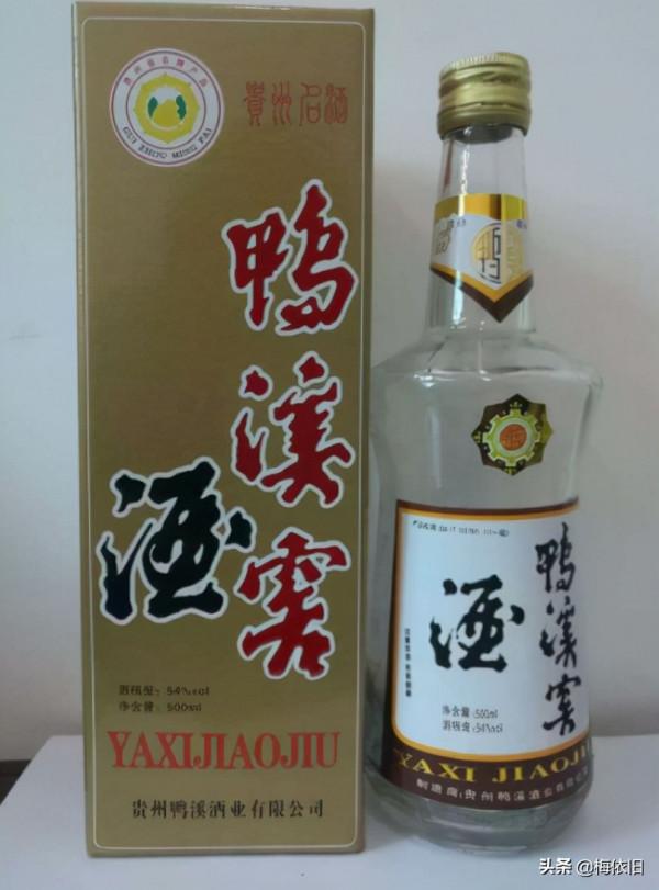 買白酒，甭管大牌小牌，只要瓶身有這“2記號”，都是酒精勾兌酒