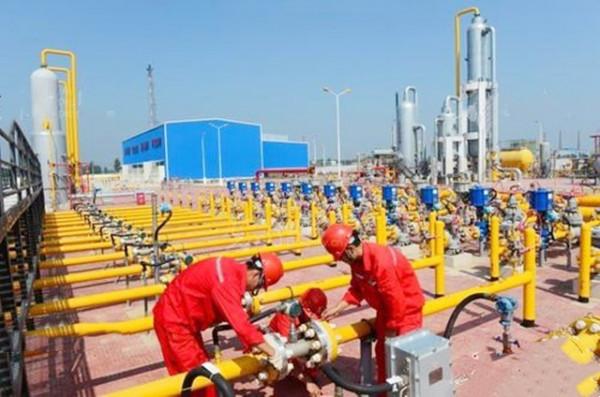 老兵退伍時檔案丟失，28年後發現堂弟用自己名字在石化企業上班