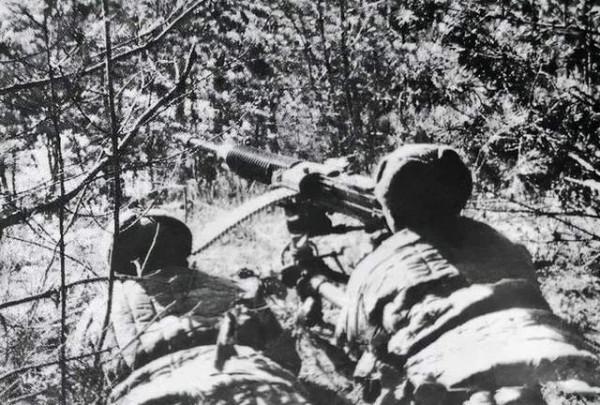 電影《長津湖》場面震撼，但為了烘托劇情，出現了兩處明顯錯誤