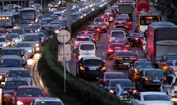 高速將再次免費？“錯峰免費”建議被提出，車主這回樂了