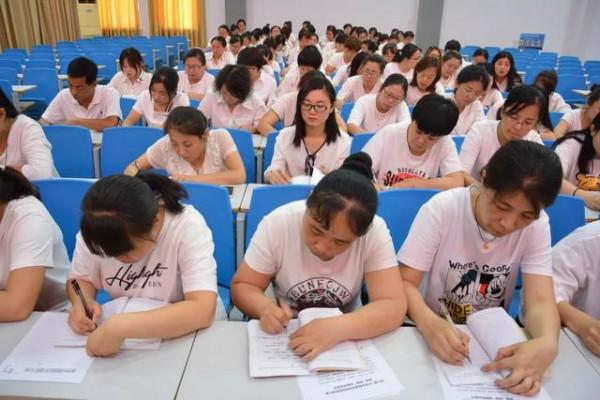 “雙減”出現漏洞，補課不管週中只管週末，減負不成反而再次增壓