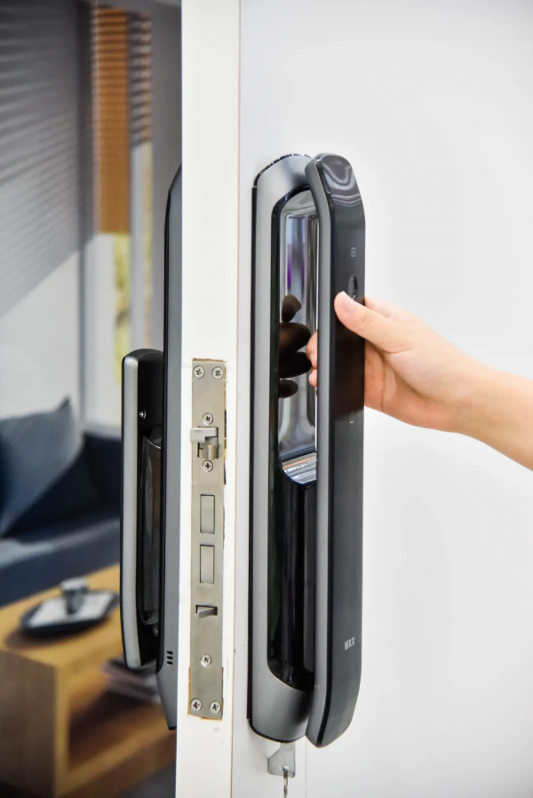 好太太GW-V83自動智慧鎖：集智大成 顏值擔當 主動防禦