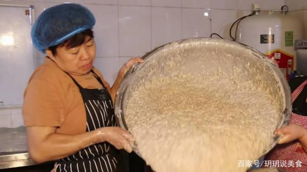 山東大姨賣純手工美食，立志做第二個老乾媽，25元一斤日售2千斤