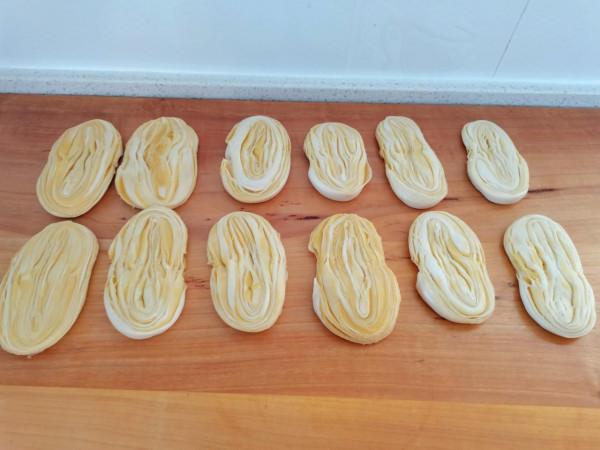 最簡單的燒餅做法，又香又酥，吃一次還想吃