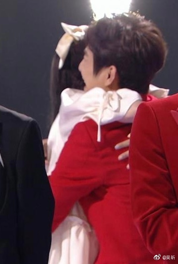 穿越人海擁抱你，快樂家族的友情