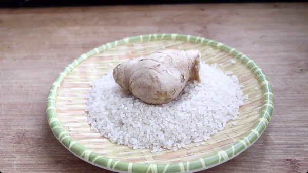 92歲農村老奶奶經常用大米和生薑一起吃 三高穩身體棒越吃越健康