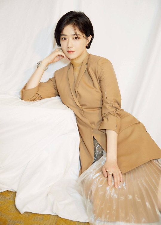 至今單身的8位大齡女星，最大57歲最小38歲，個個瀟灑又快樂