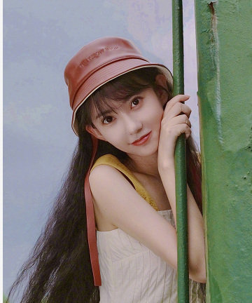 小臉女星的天下！這12個漫畫臉巔峰PK，大眼睛巴掌臉一個比一個美