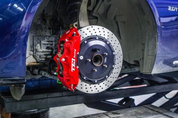 分享剎車改裝案例,英菲尼迪Q50L改裝TEI P60NS六活塞剎車卡鉗套裝 分享剎車改裝案例,英菲尼迪Q50L改裝TEI P60NS六活塞剎車卡鉗套裝