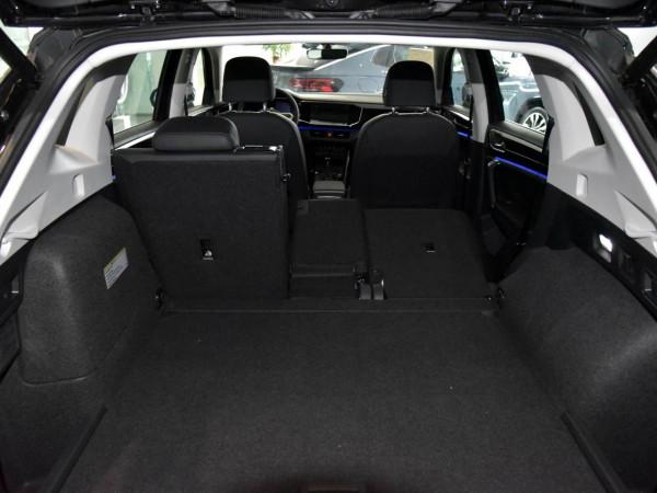 動力不輸2.0T的SUV，高性價比還省油，帶你看探嶽新能源