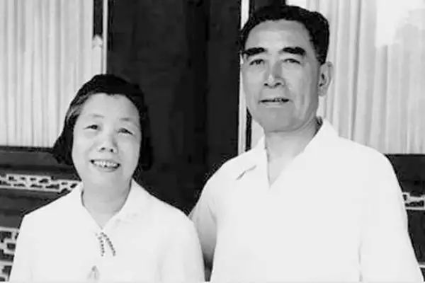 周恩來和鄧穎超為什麼沒有孩子,事實上他們有過兩個孩子 周恩來和鄧穎超為什麼沒有孩子,事實上他們有過兩個孩子