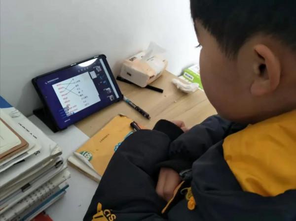 無&OpenCurlyDoubleQuote;生&rdquo;教學，有聲課堂，學生在家，教師在&OpenCurlyDoubleQuote;堂&rdquo;