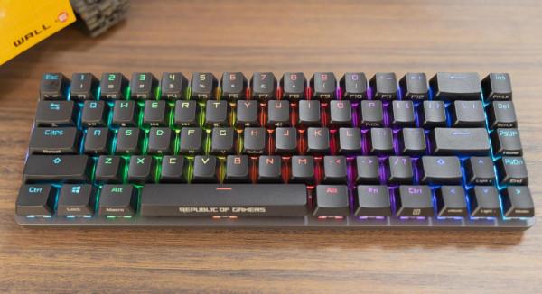 細節控的盛宴優於cherry出眾手感，ROG魔導士NX山楂紅軸機械鍵盤