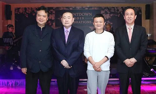 把10塊地皮賣給許首富,套現339億現金,然後蓋3棟5百米大樓收租 把10塊地皮賣給許首富,套現339億現金,然後蓋3棟5百米大樓收租