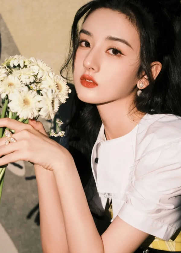 人中長、面中長，如何化妝不顯老？