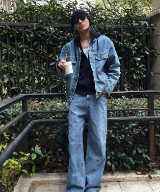 張雨綺新戀情疑曝光！與小10歲男星街頭貼身摟抱，男方五官超帥氣