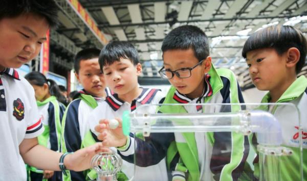 “新式體罰”悄然興起,不打也不罵,但能讓學生們身心備受煎熬 “新式體罰”悄然興起,不打也不罵,但能讓學生們身心備受煎熬